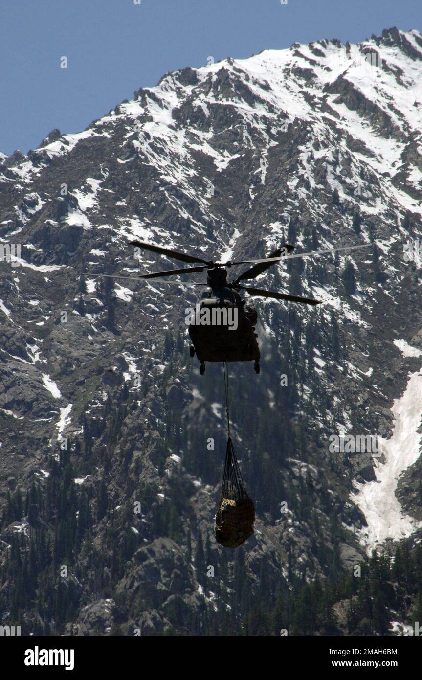 070502-A-2394G-089. Basis: Paruns District Center Staat: Nuristan Land: Afghanistan (AFG) Stockfoto