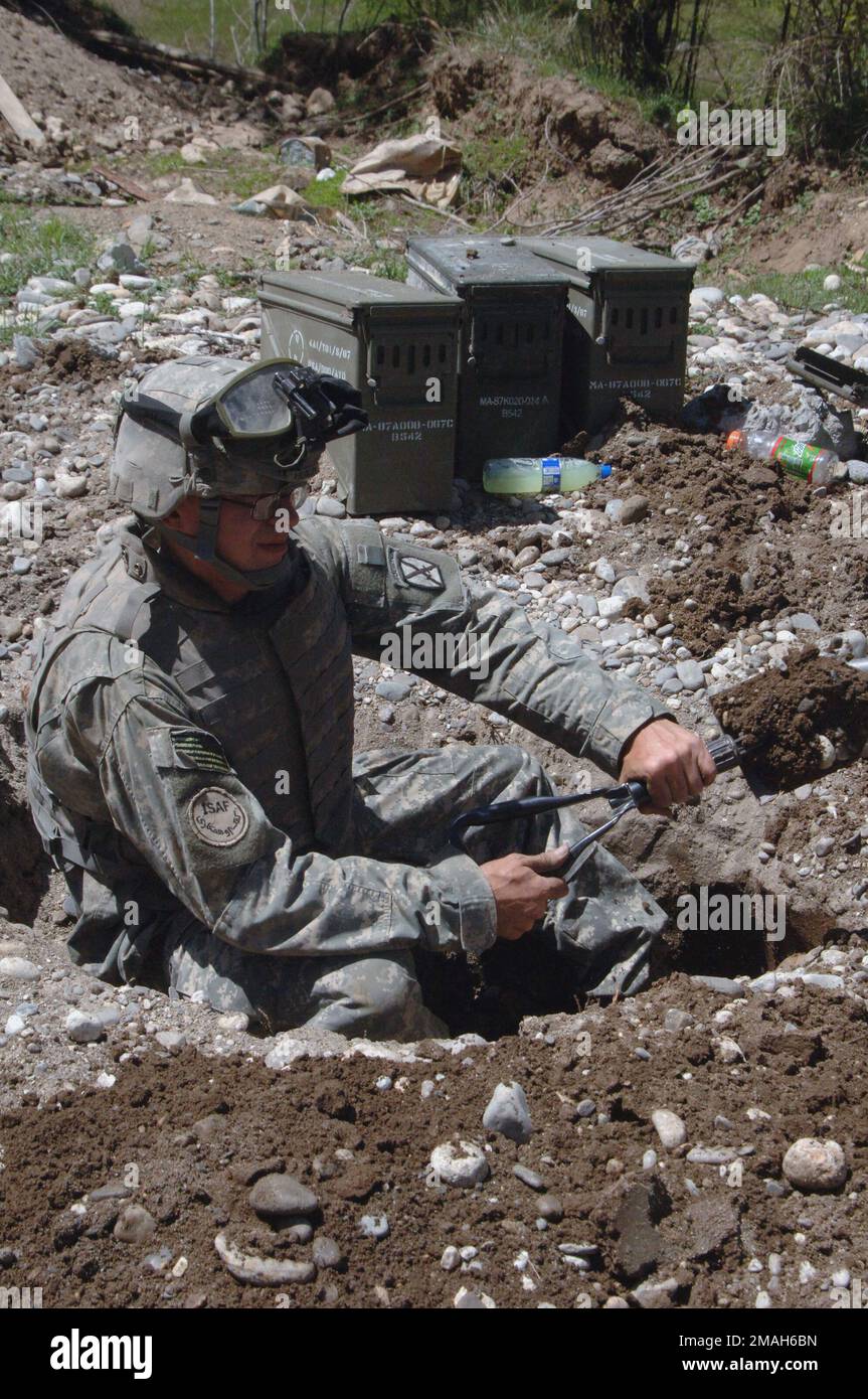 070502-A-2394G-092. Basis: Paruns District Center Staat: Nuristan Land: Afghanistan (AFG) Stockfoto