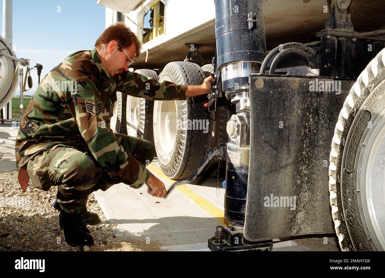 Hydraulische wagenheber -Fotos und -Bildmaterial in hoher Auflösung – Alamy