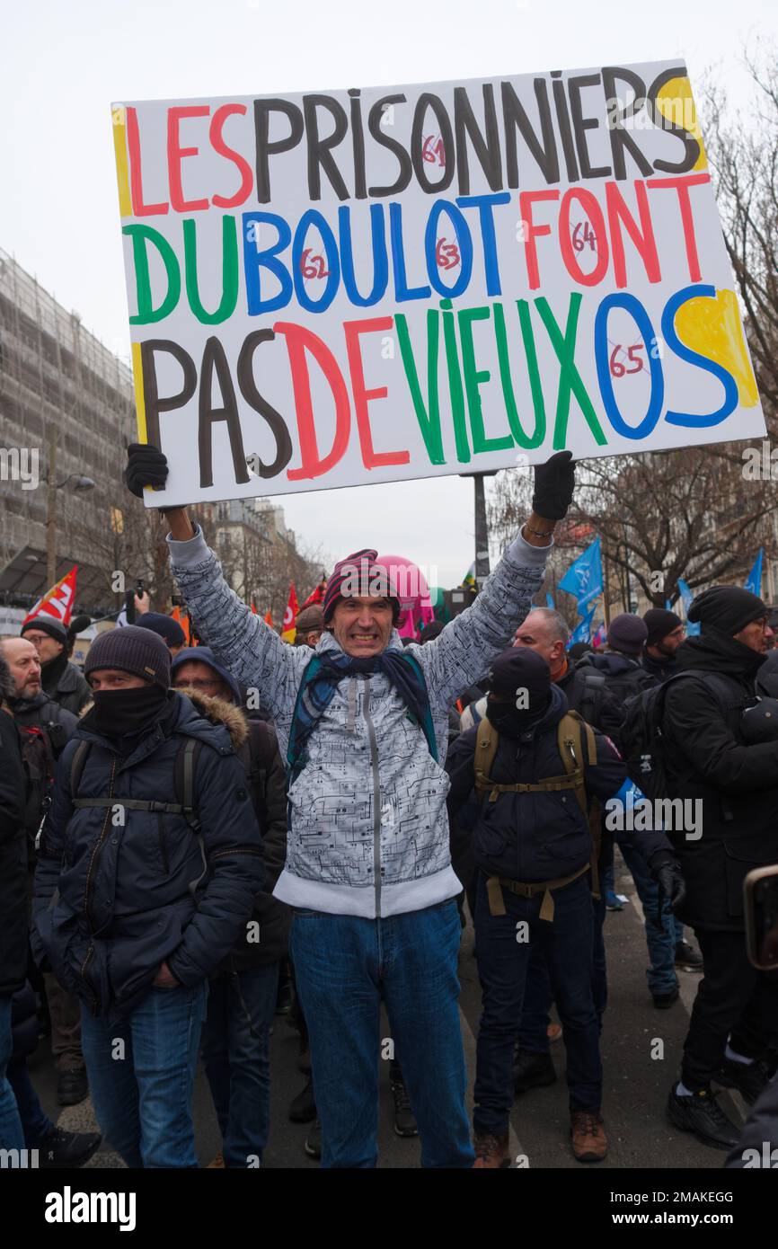 Environ 400000 personnes à Paris selon les syndicats sont venus dire NON à l'allongement de la durée de cotisation et au départ en retraite à 64 ans Stockfoto