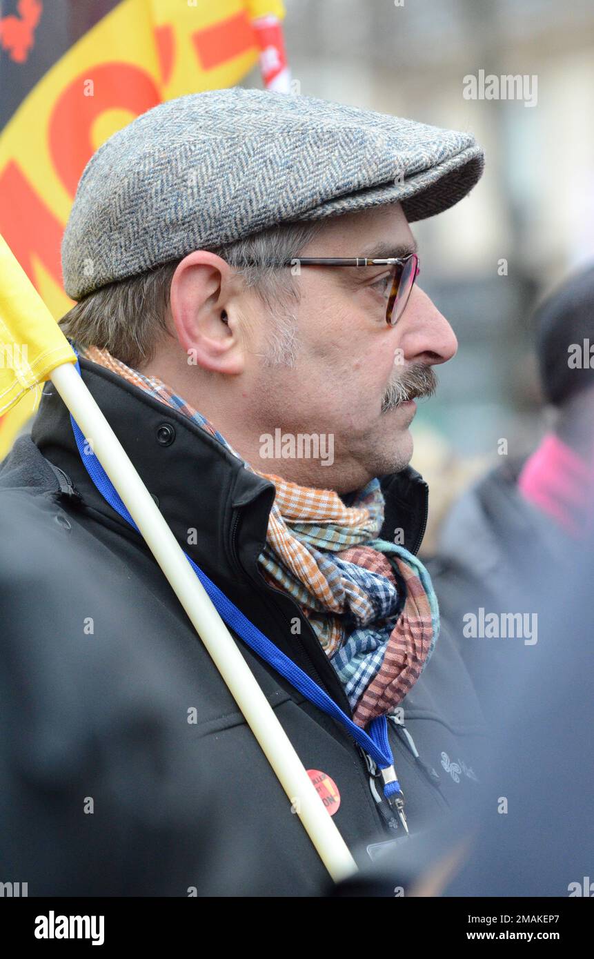 Environ 400000 personnes à Paris selon les syndicats sont venus dire NON à l'allongement de la durée de cotisation et au départ en retraite à 64 ans Stockfoto