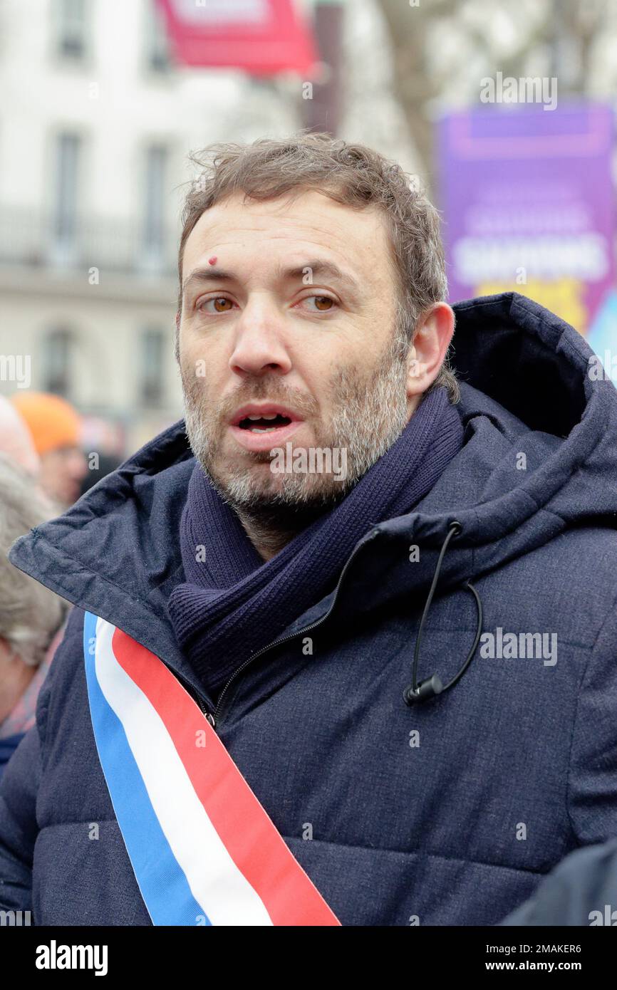 Environ 400000 personnes à Paris selon les syndicats sont venus dire NON à l'allongement de la durée de cotisation et au départ en retraite à 64 ans Stockfoto