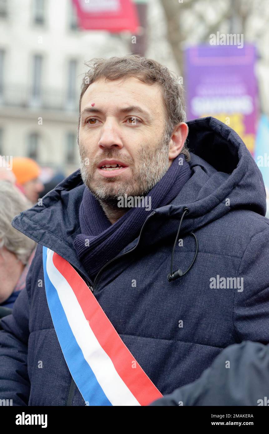 Environ 400000 personnes à Paris selon les syndicats sont venus dire NON à l'allongement de la durée de cotisation et au départ en retraite à 64 ans Stockfoto