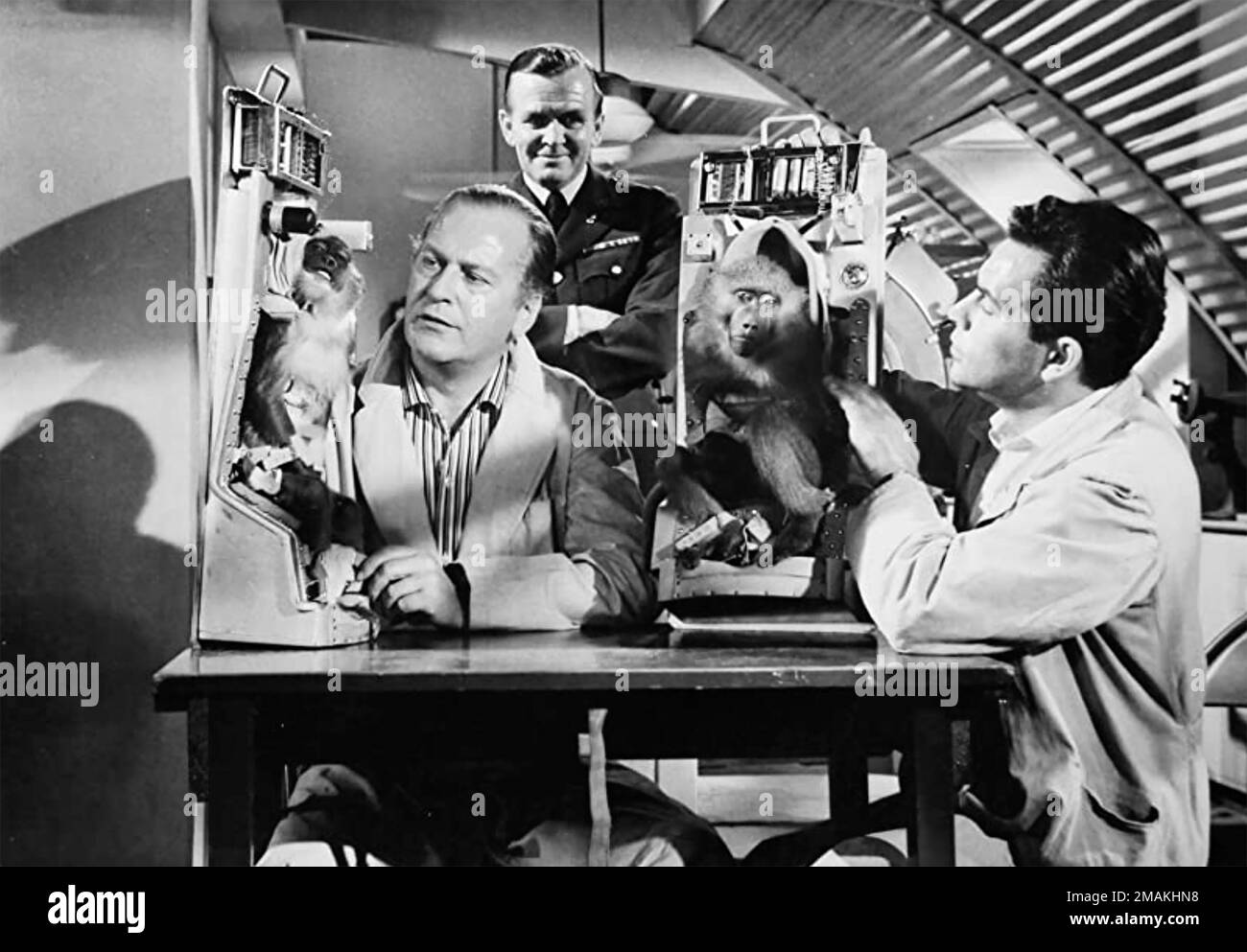 Ich ZIELTE AUF DEN FILM STARS 1960 Columbia Pictures mit Curt Jurgens links als Wernher von Braun Stockfoto