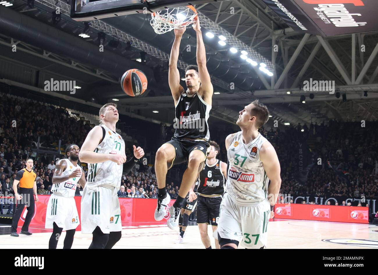 Bologna, Italien. 19. Januar 2023. Während des Euroleague Basketball-Meisterschaftsspiels Segafredo Virtus Bologna gegen Panathinaikos Athen - Bologna, 19. Januar 2023 in Segafredo Arena Credit: Independent Photo Agency/Alamy Live News Stockfoto