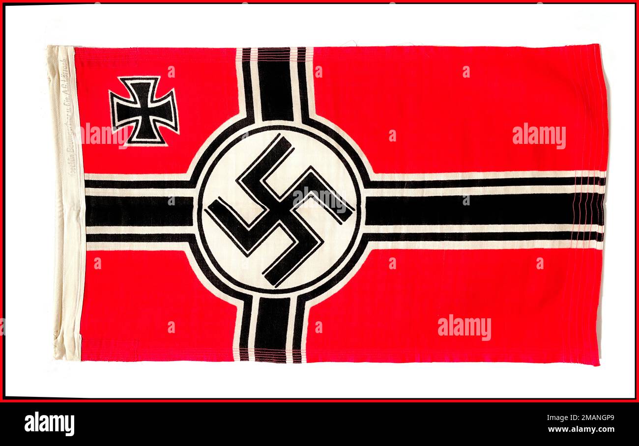 Nazi-Kriegsmarine-Flagge der Nazi-Deutschen Marine Swastika-Flagge und Fähnrich der Deutschen Marine Kriegsmarine 1935-1945. Stockfoto