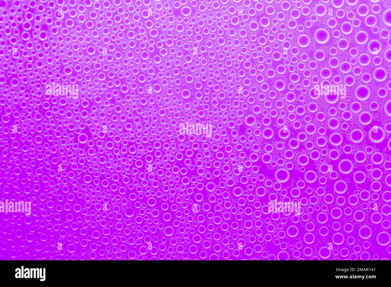 Bubbles background.Makro Bubbles Textur in lila tones.beautiful Hintergrund mit Kreisen.Violettes Muster mit Kreisen.Makro Bubbles Stockfoto