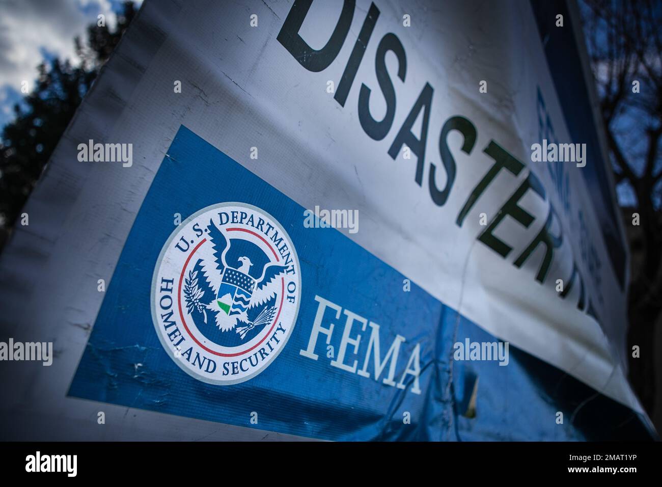 Galt, USA. 23. Juni 2022. Beschilderung für ein temporäres Disaster Recovery Center im Chabolla Community Center in galt, Kalifornien, am Dienstag, den 19. Januar 2023. Sacramento County hat das Zentrum mit der Federal Emergency Management Agency (FEMA) und dem California Office of Emergency Services nach mehreren atmosphärischen Flussstürmen in den Staat gegründet. (Foto: Rahul Lal/Sipa USA) Guthaben: SIPA USA/Alamy Live News Stockfoto