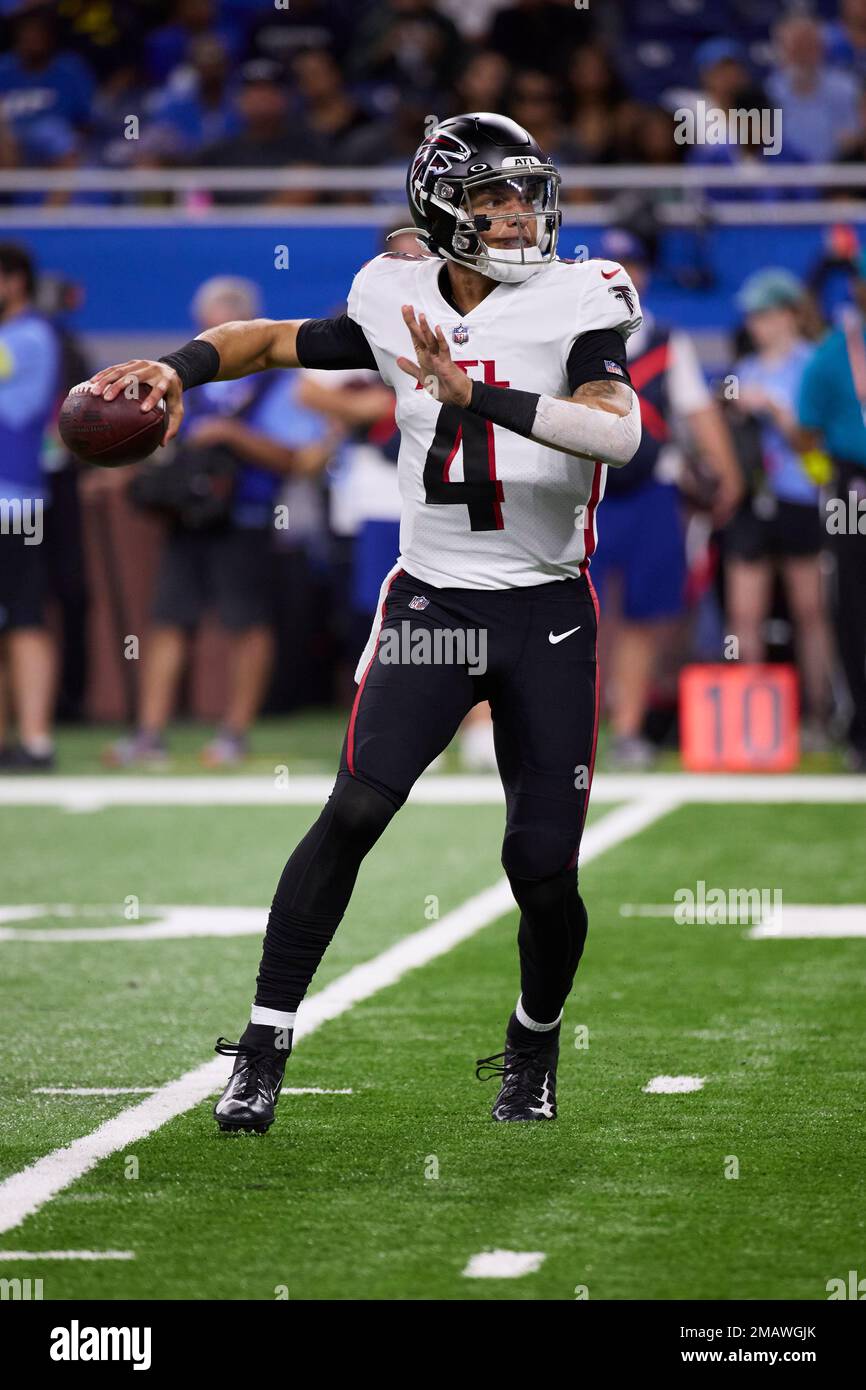 Atlanta Falcons quarterback Desmond Ridder (4) passes against the