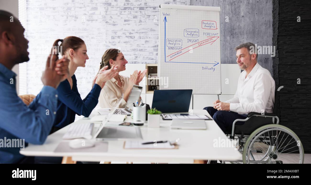 Business Leader Bei Office Meeting Bei Der Arbeit Stockfoto