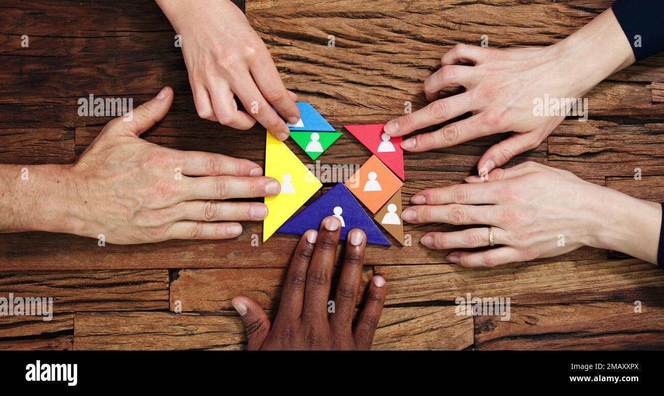 Vielfältiges Puzzle-Konzept Zum Teamaufbau. Geschäftsblöcke Stockfoto