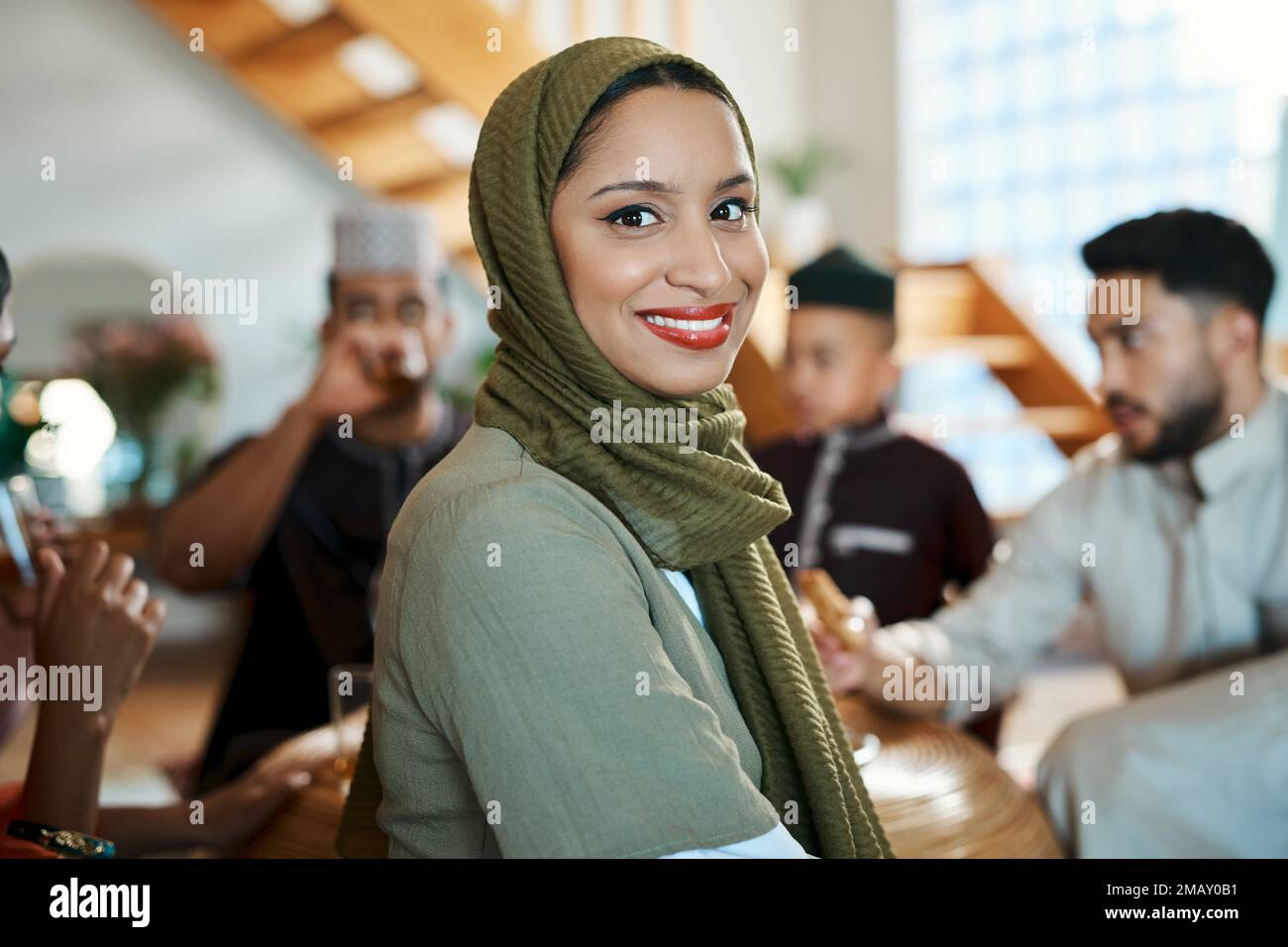 Ramadan family -Fotos und -Bildmaterial in hoher Auflösung Bild