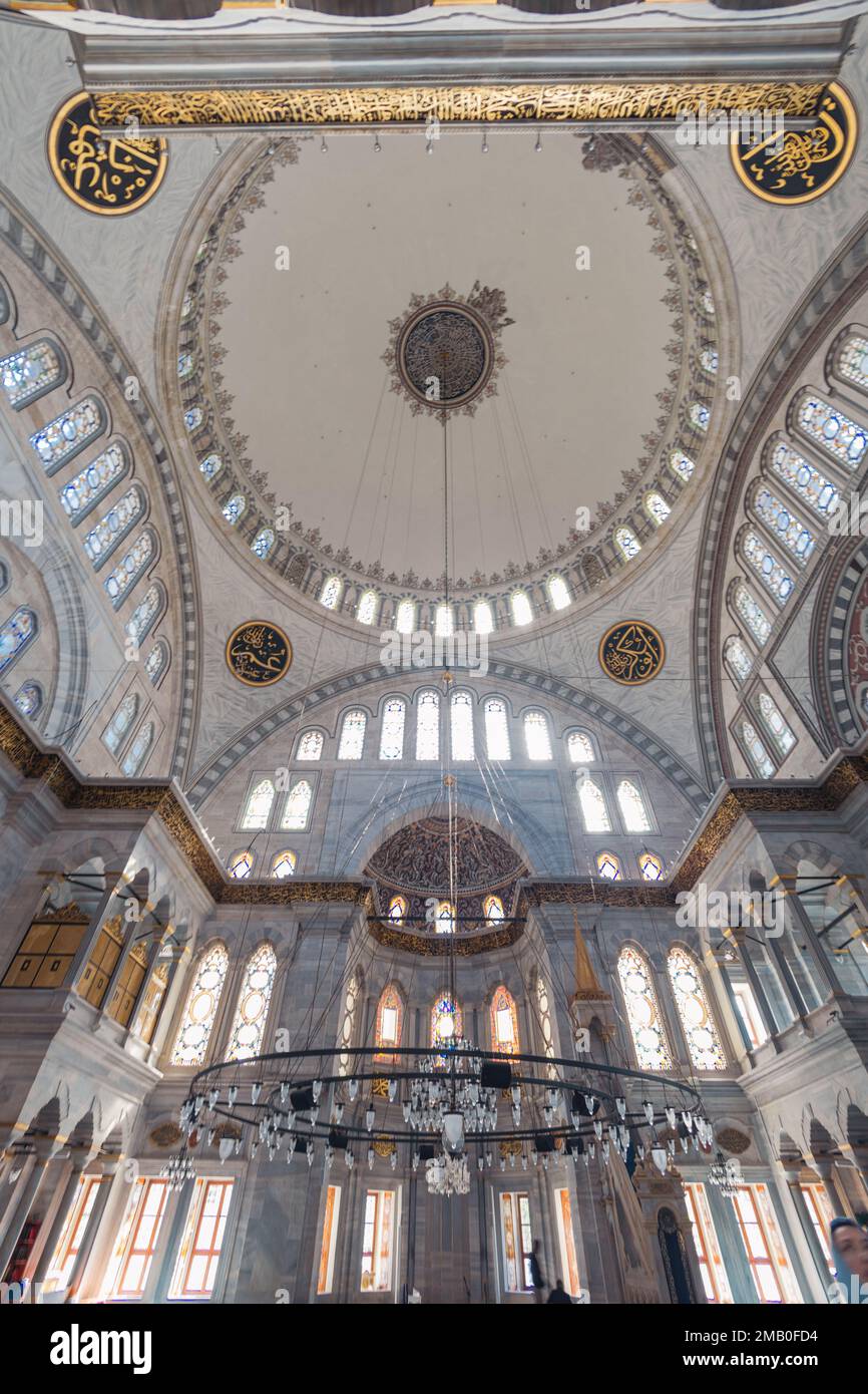Istanbul, Türkei. Das Innere der Bayezid-Moschee in Istanbul. Moschee-Architektur. islamisches neues Jahr Stockfoto