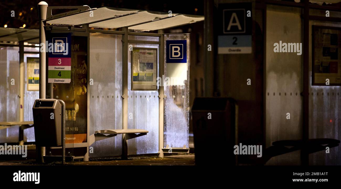 ALKMAAR - ein leerer Busbahnhof am zweiten Tag des nationalen Streiks im Regionalverkehr. ANP KOEN VAN WEEL niederlande out - belgien out Credit: ANP/Alamy Live News Stockfoto