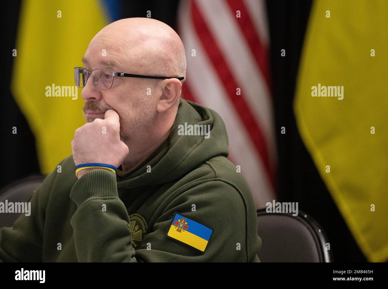 Ramstein, Deutschland. 20. Januar 2023. Der ukrainische Verteidigungsminister Olexiy Resnikov trifft auf der ukrainischen Konferenz in den USA ein Ramstein-Luftwaffenstützpunkt. Kredit: Boris Roessler/dpa/Alamy Live News Stockfoto
