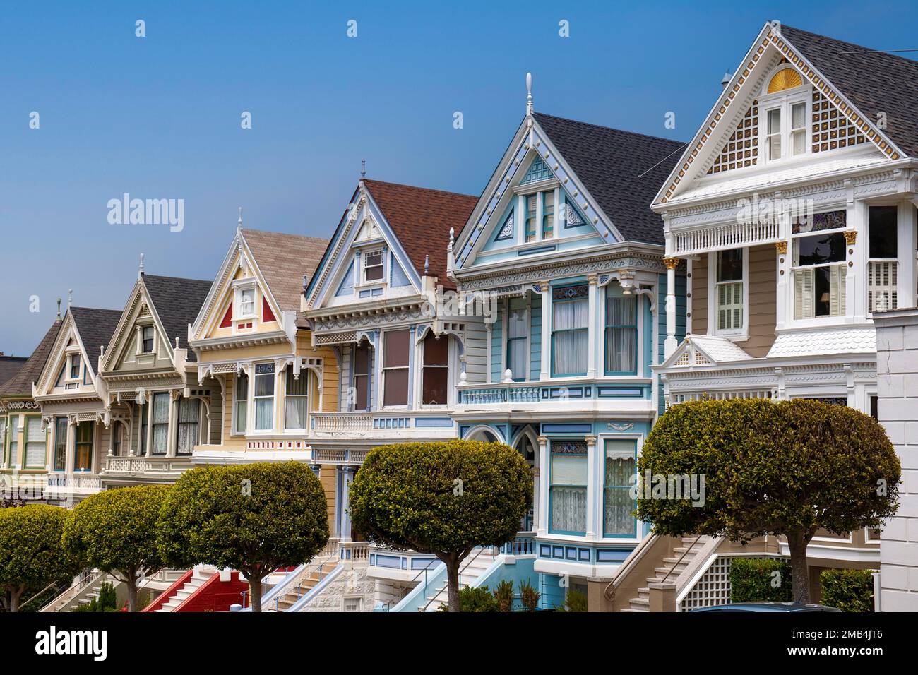 Häuser im viktorianischen Stil, Painted Ladies, Alamo Square in San Francisco, Kalifornien, USA, Nordamerika Stockfoto