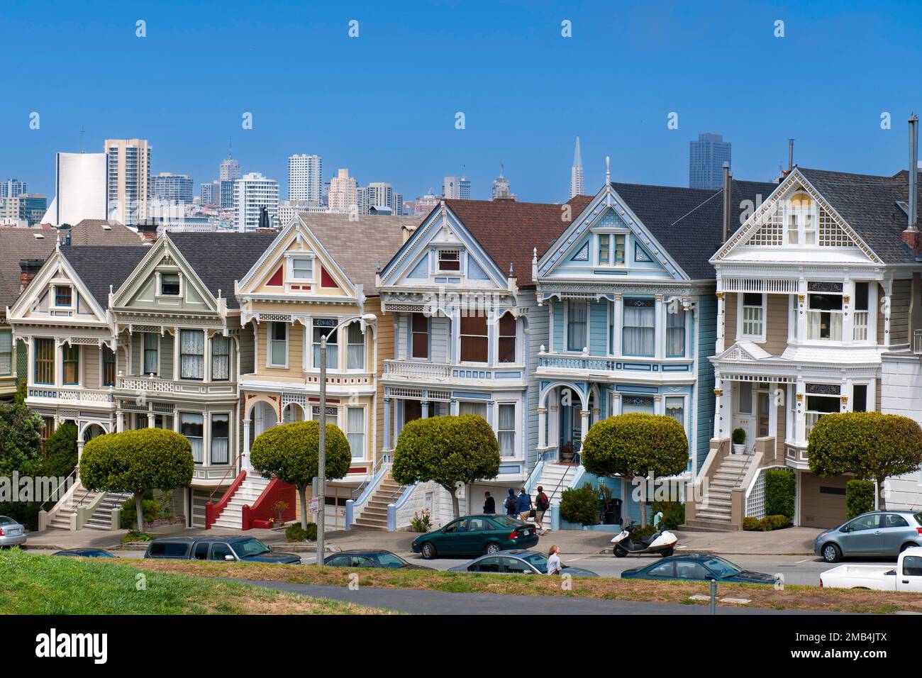 Häuser im viktorianischen Stil, Painted Ladies, Alamo Square in San Francisco, Kalifornien, USA, Nordamerika Stockfoto