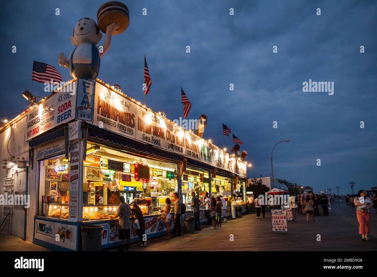 Oldtimer-Imbissstände in Coney Island, Brooklyn, New York Stockfoto