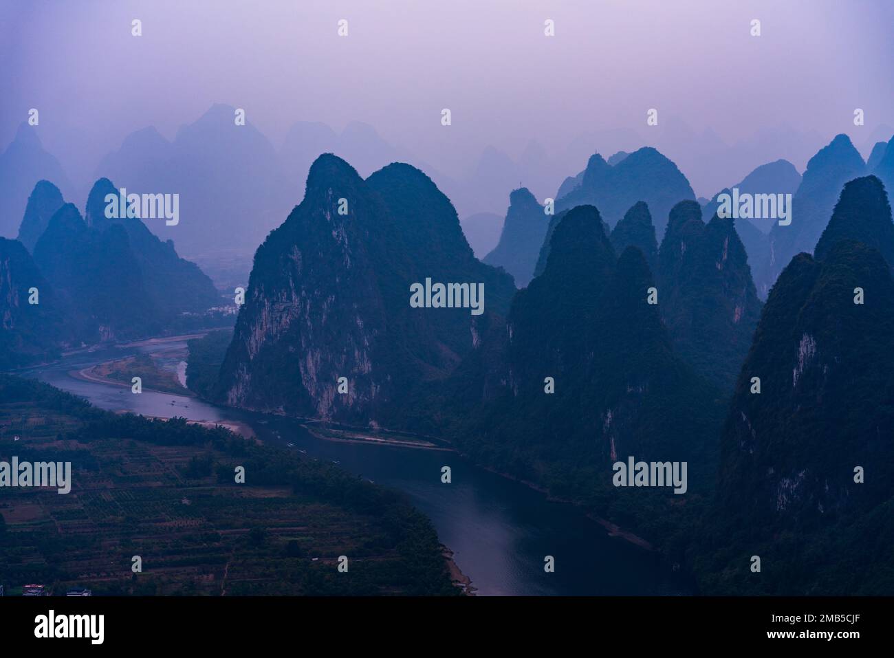 Guilin, yangshuo-Xanggong-Berg Stockfoto