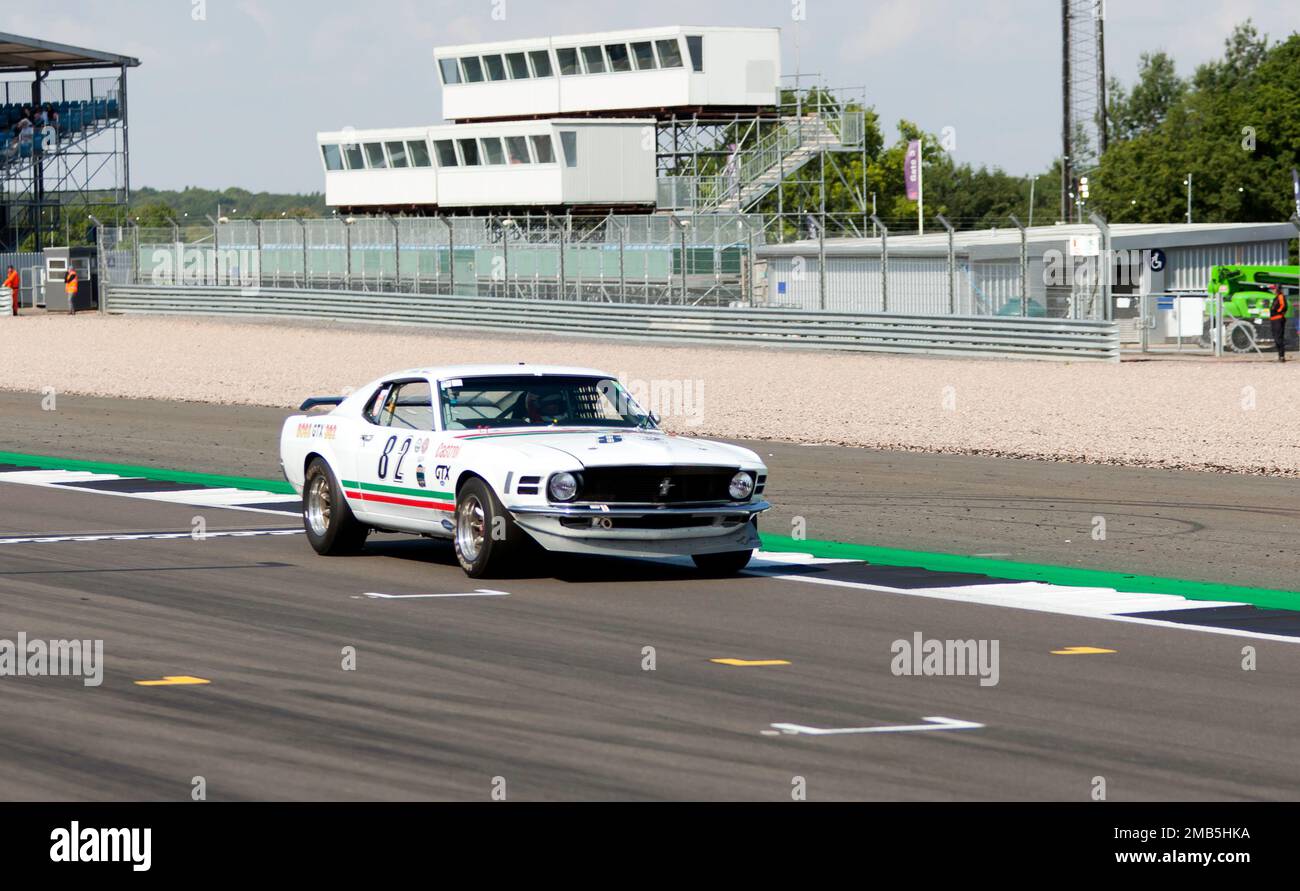 Peter Haliford und Josh Cook's, 1970, White, Ford Boss Mustang, während der Tony Dron Memorial Trophäe für MRL Historic Touring Cars. Stockfoto