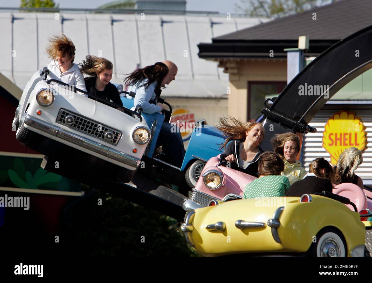 Vergnügungspark Liseberg, Göteborg, Schweden. Im Bild: Jukebox – ein Polyp-Spinner, der 2012 eröffnete und ein älteres Modell von Anton Schwarzkopf ersetzte. Stockfoto