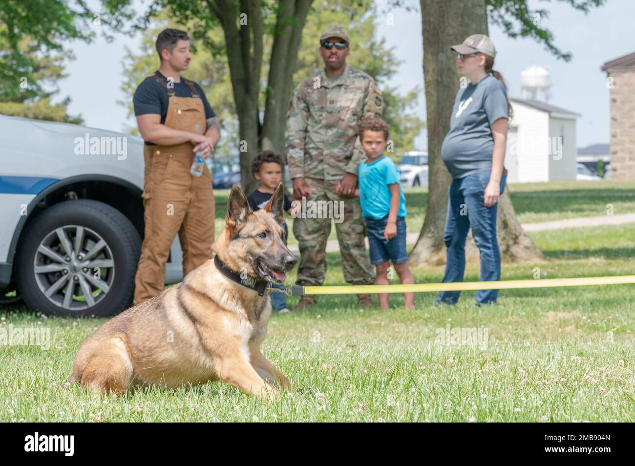 Die Teilnehmer der 2022. Feier zum Kindertag nehmen am 13. Juni 2022 am Luftwaffenstützpunkt Dover in Delaware Teil. Bei der diesjährigen Feier wurden den Familien des Teams Dover Outdoor-Aktivitäten und eine Scheineinsätze angeboten. Stockfoto