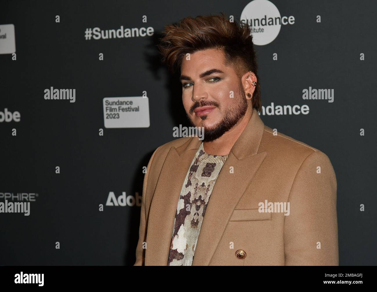 Park City, USA. 20. Januar 2023. Adam Lambert nimmt am 20. Januar 2023 im Eccles Center Theatre in Park City, Utah, am Sundance Film Festival „Fairyland“ 2023 Teil. Foto: Casey Flanigan/imageSPACE/Sipa USA Kredit: SIPA USA/Alamy Live News Stockfoto