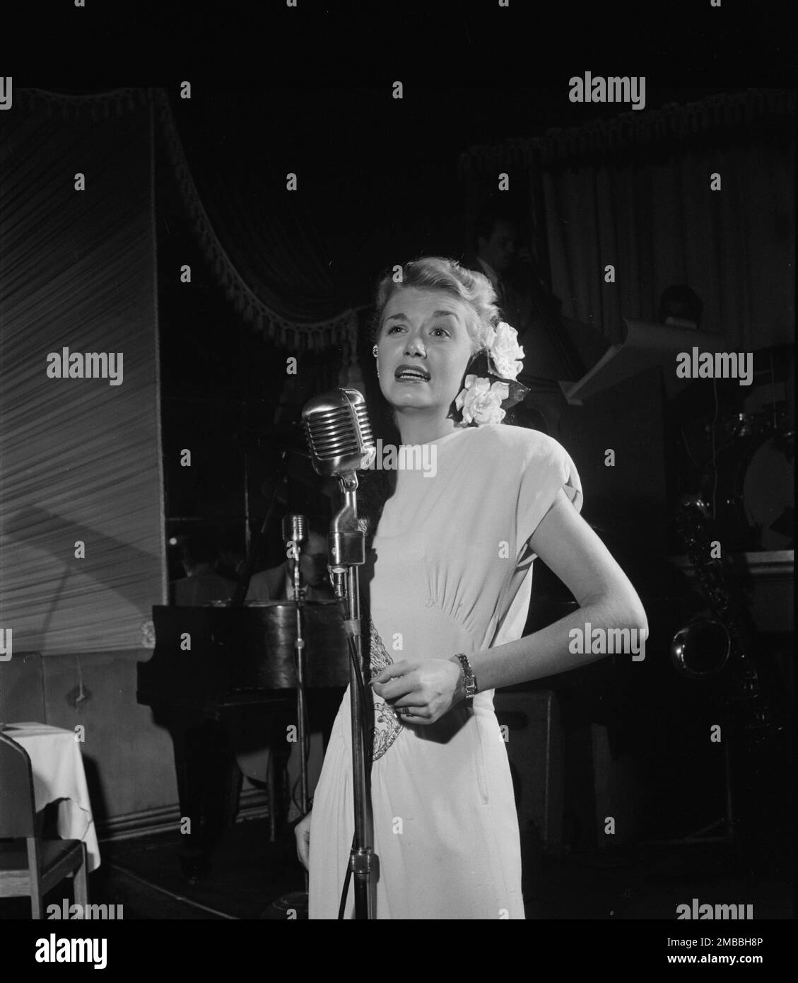 Porträt von June Christy, Club Troubadour, New York, New York, New York, New York, Ca. September 1947. Stockfoto