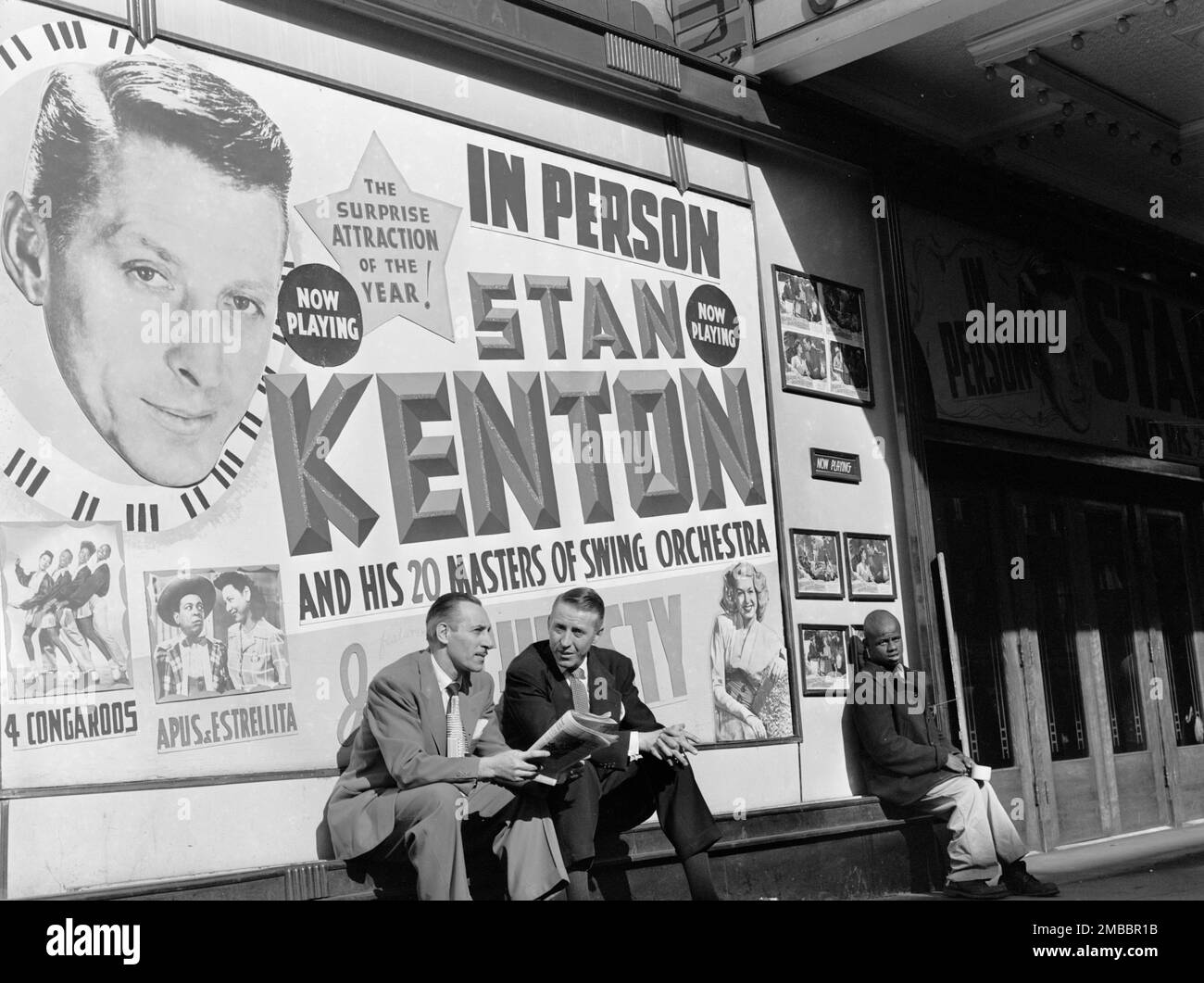 Porträt von Stan Kenton und Bob Gioga, 1947 oder 1948. Stockfoto