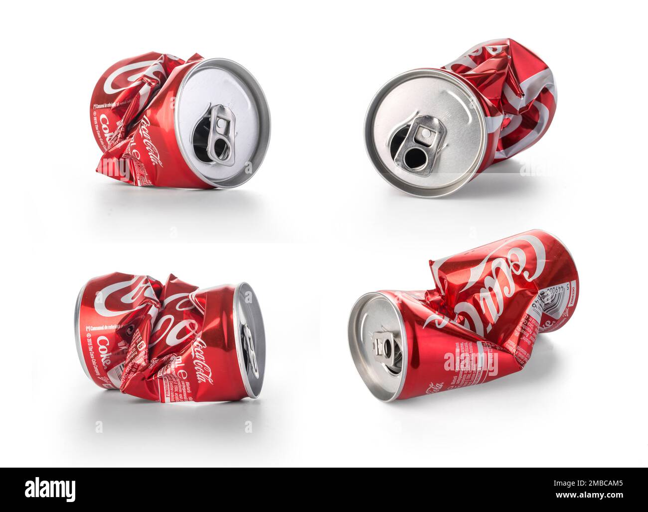 Chisinau, Moldawien - 26. August 2016: Zerknitterte Coca-Cola-Dosen. Coca-Cola-Getränke werden von der amerikanischen Coca-Cola Company hergestellt Stockfoto