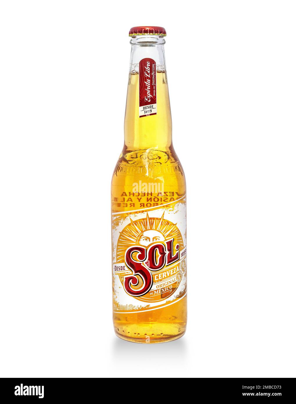 Anapa, Russland 04. September 2017: Flasche Sol Mexican Beer isoliert auf Weiß Stockfoto