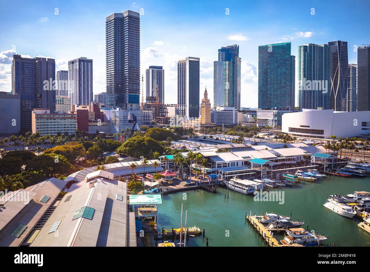 Panoramablick auf die Skyline von Miami Downtown Bayside, Bundesstaat Florida, Vereinigte Staaten von Amerika Stockfoto