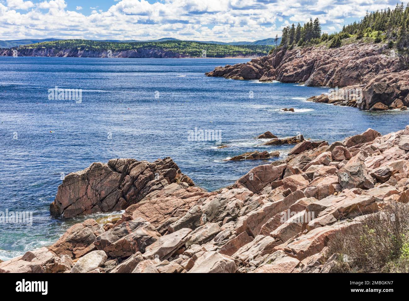 Der Cabot Trail in der kanadischen maritimen Provinz Nova Scotia ist eine der berühmtesten und schönsten Panoramastraßen der Welt. Stockfoto