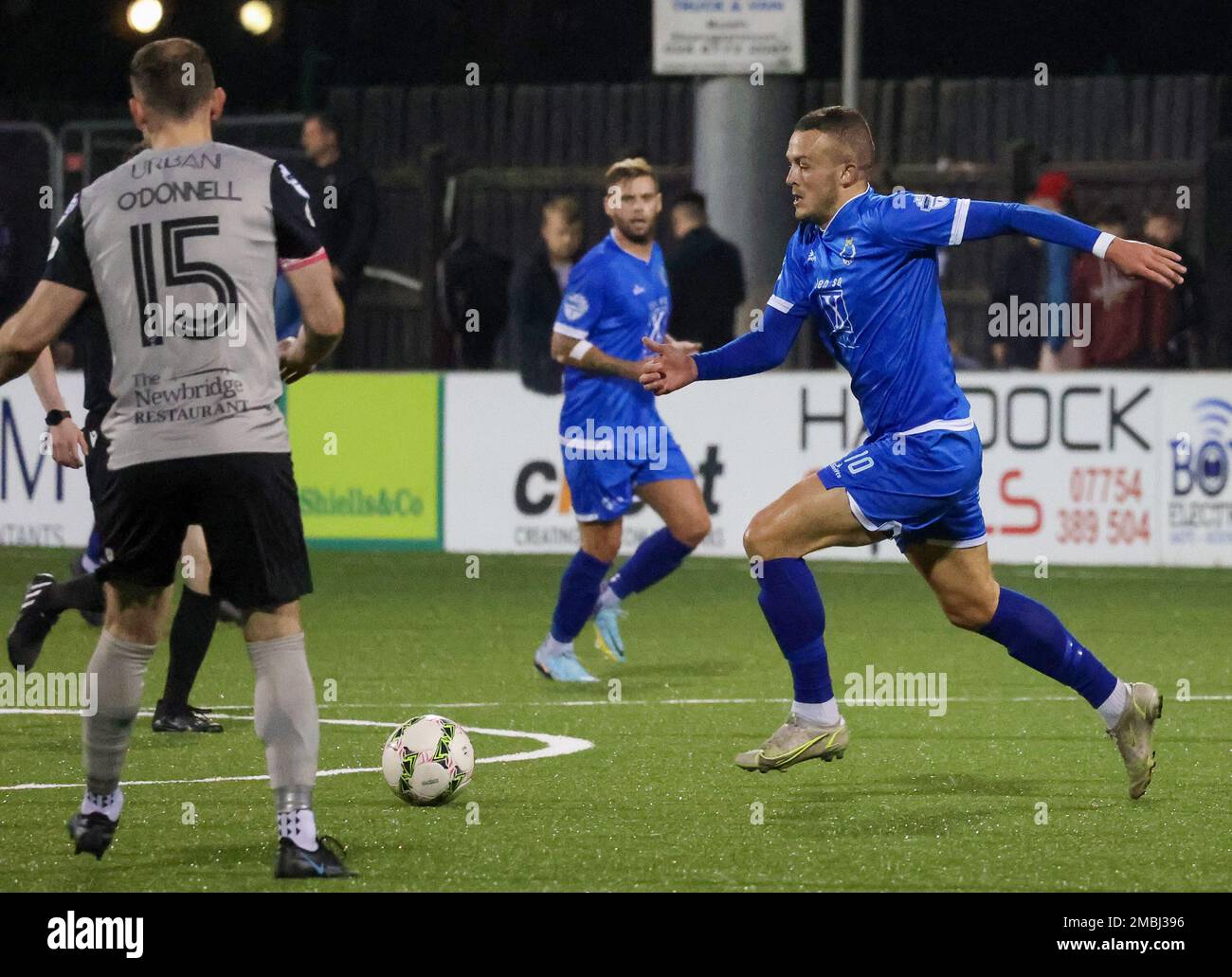 Stangmore Park, Dungannon, County Tyrone, Nordirland, Großbritannien. 02. September 2022. Danske Bank Premiership – Dungannon Swifts / Coleraine. Dungannon Swifts-Spieler Michael O'Connor (10) in Aktion während des Spiels der Danske Bank Irish League. Stockfoto