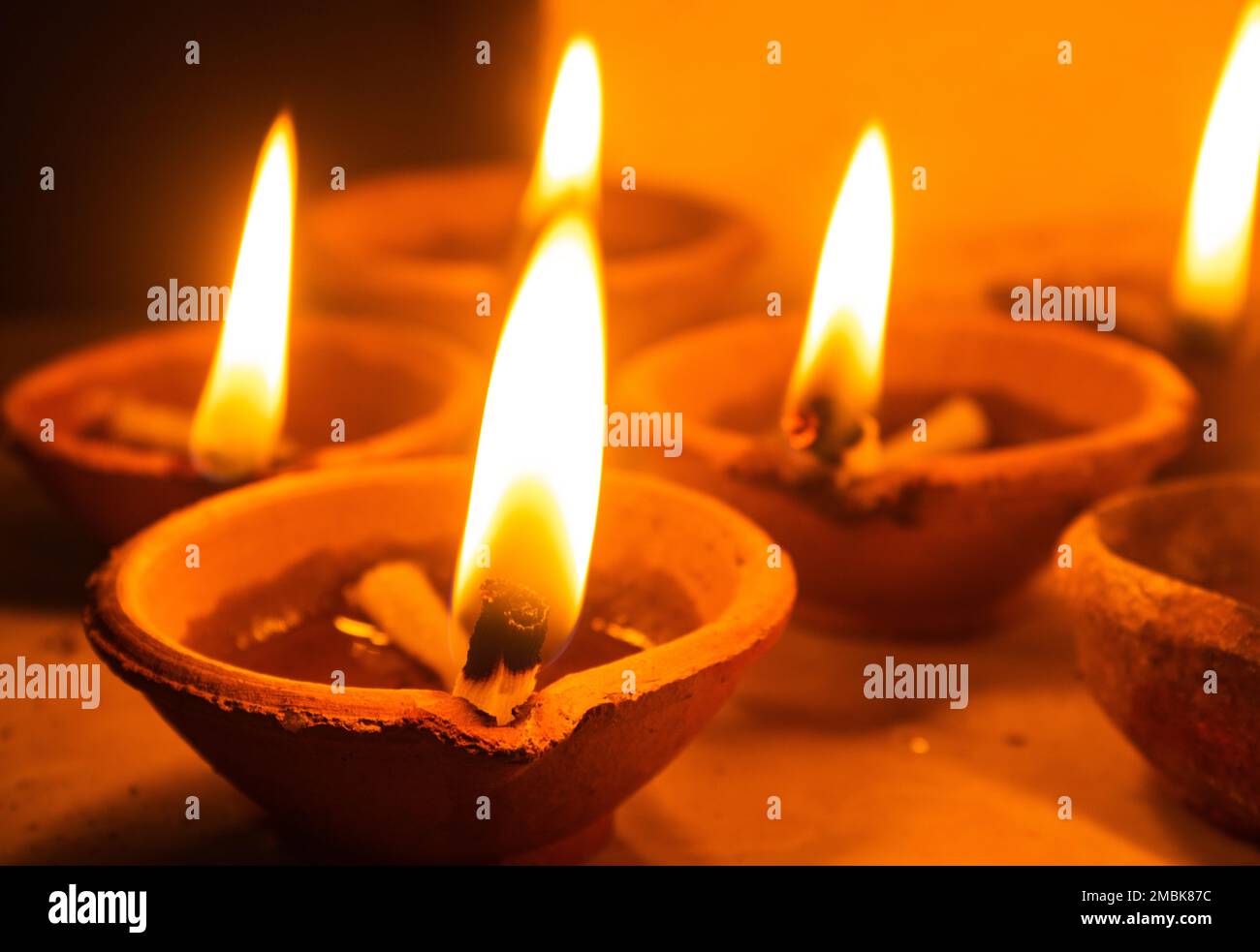 Blitz der Öllampe, zum Lard buddha, galle, sri lanka Stockfoto