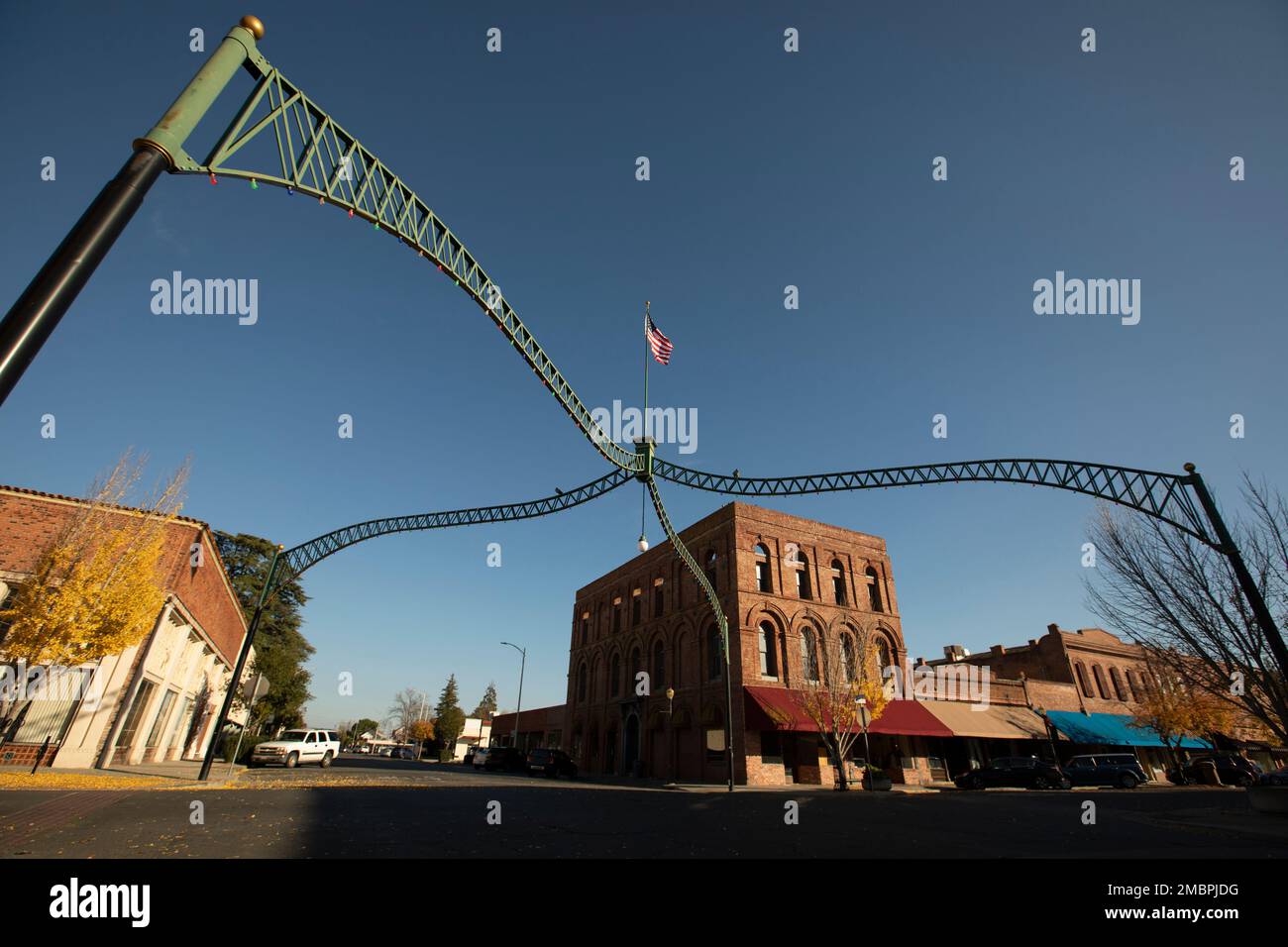 Das historische Stadtzentrum von Marysville, Kalifornien, USA, am späten Nachmittag. Stockfoto