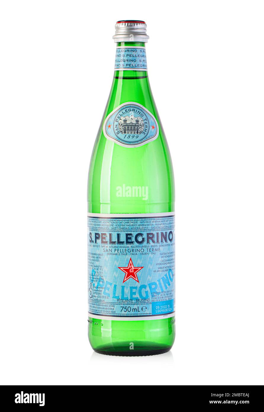 Bottle san pellegrino mineral water -Fotos und -Bildmaterial in hoher Auflösung – Alamy