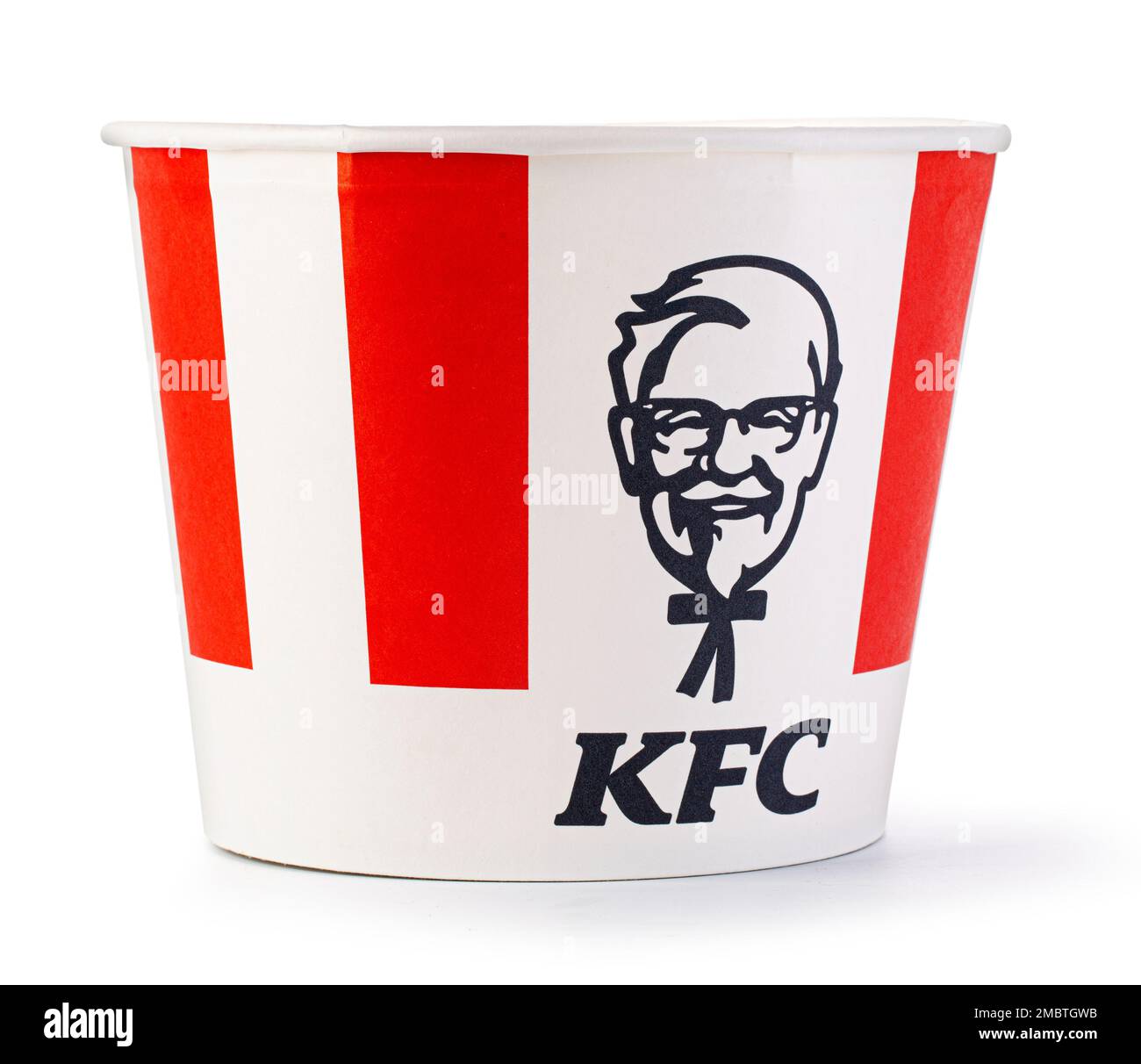 Chisinau, Moldau 01. September 2021: Ein Eimer KFC-Huhn. Ursprünglich Kentucky Fried Chicken, gegründet von Harland Sanders, dem Fast-Food-Restaurant Stockfoto