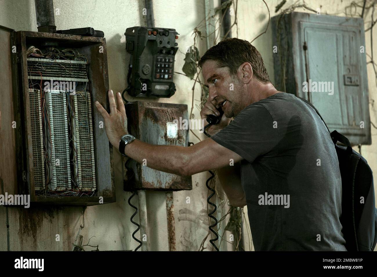 GERARD BUTLER im FLUGZEUG (2023), Regie JEAN-FRANCOIS RICHET. Kredit: DI BONAVENTURA PICTURES / Album Stockfoto