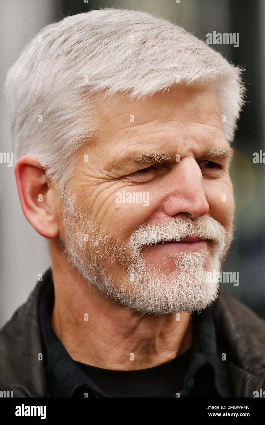 Präsidentschaftskandidat Petr Pavel trifft sich mit Bürgern und besucht Brünn, Tschechische Republik, am 20. Januar 2023. Pavel stellt sich Andrej Babis im zweiten Durchgang Stockfoto