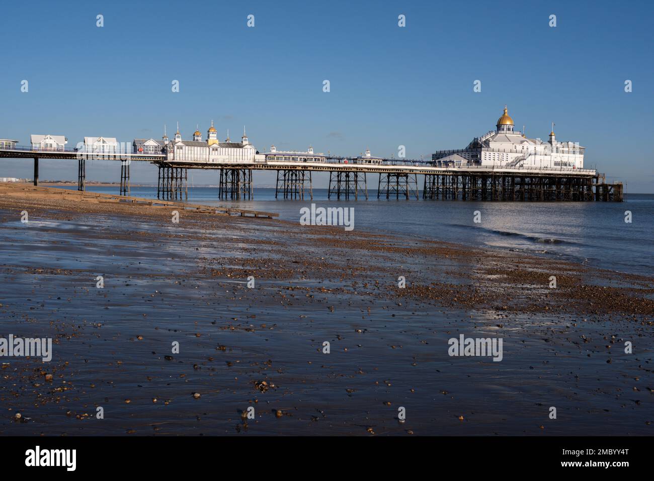Eastbourne Pier, an der Südküste der Grafschaft East Sussex, England, Vereinigtes Königreich. Stockfoto