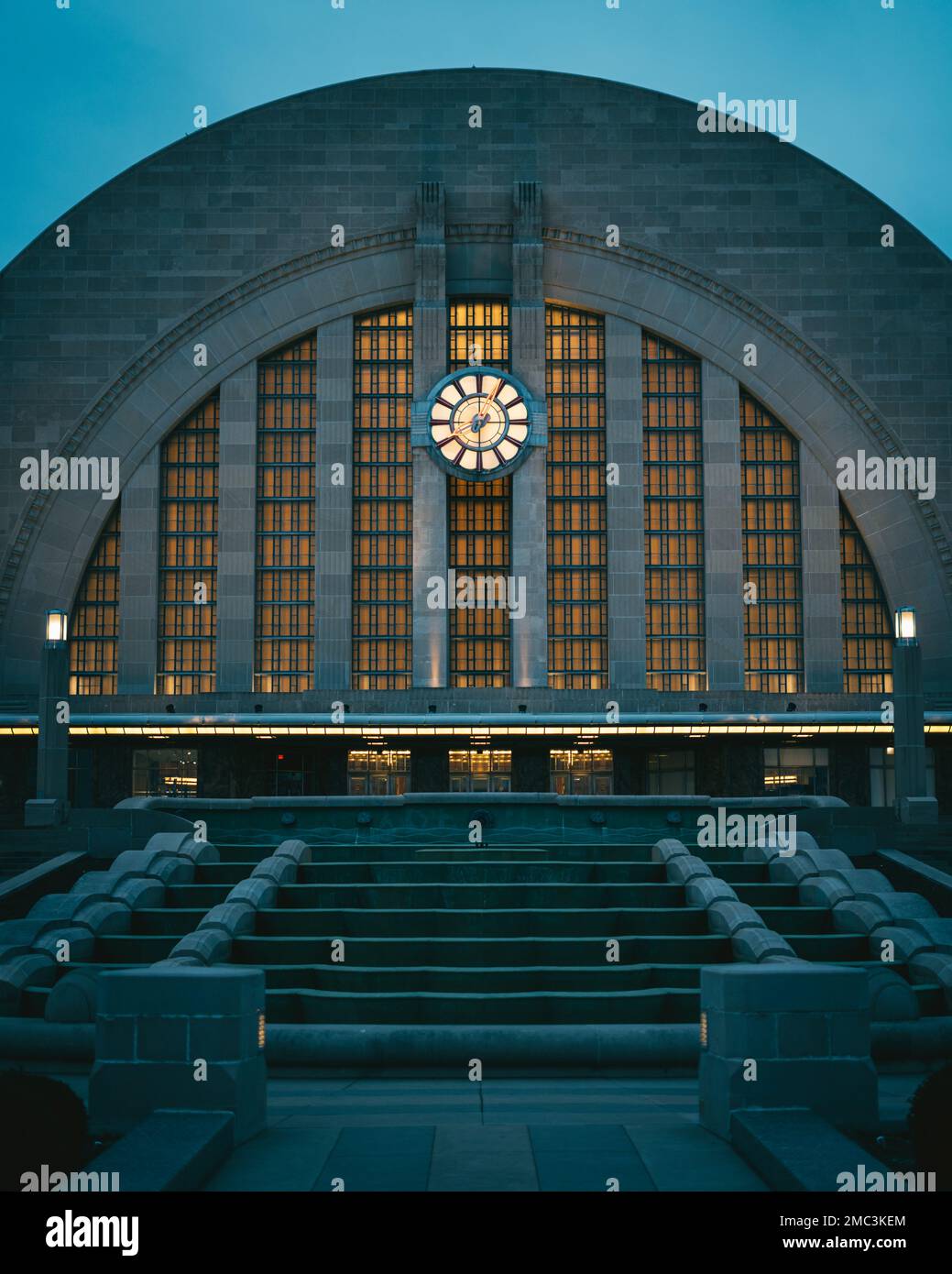 Cincinnati Union Terminal bei Nacht, Cincinnati, Ohio Stockfoto