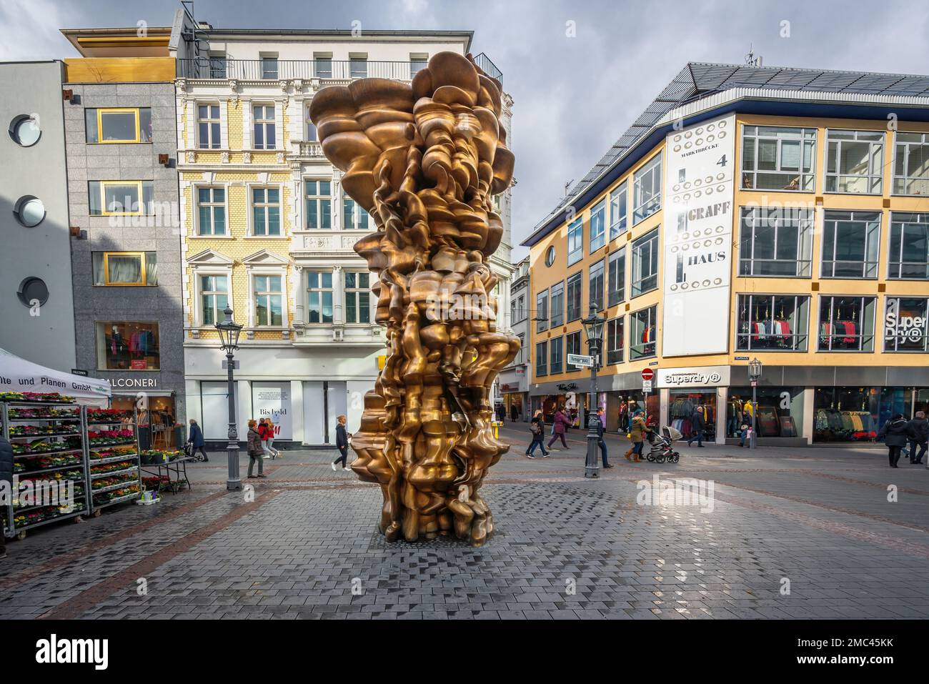 Mittlere durchschnittliche Skulptur von Tony Cragg, 2014 am Remigiusplatz Bonn Stockfoto