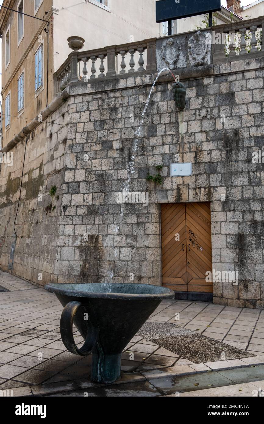 Pirja/Figa Teacup Fountain, Split, Kroatien Stockfoto