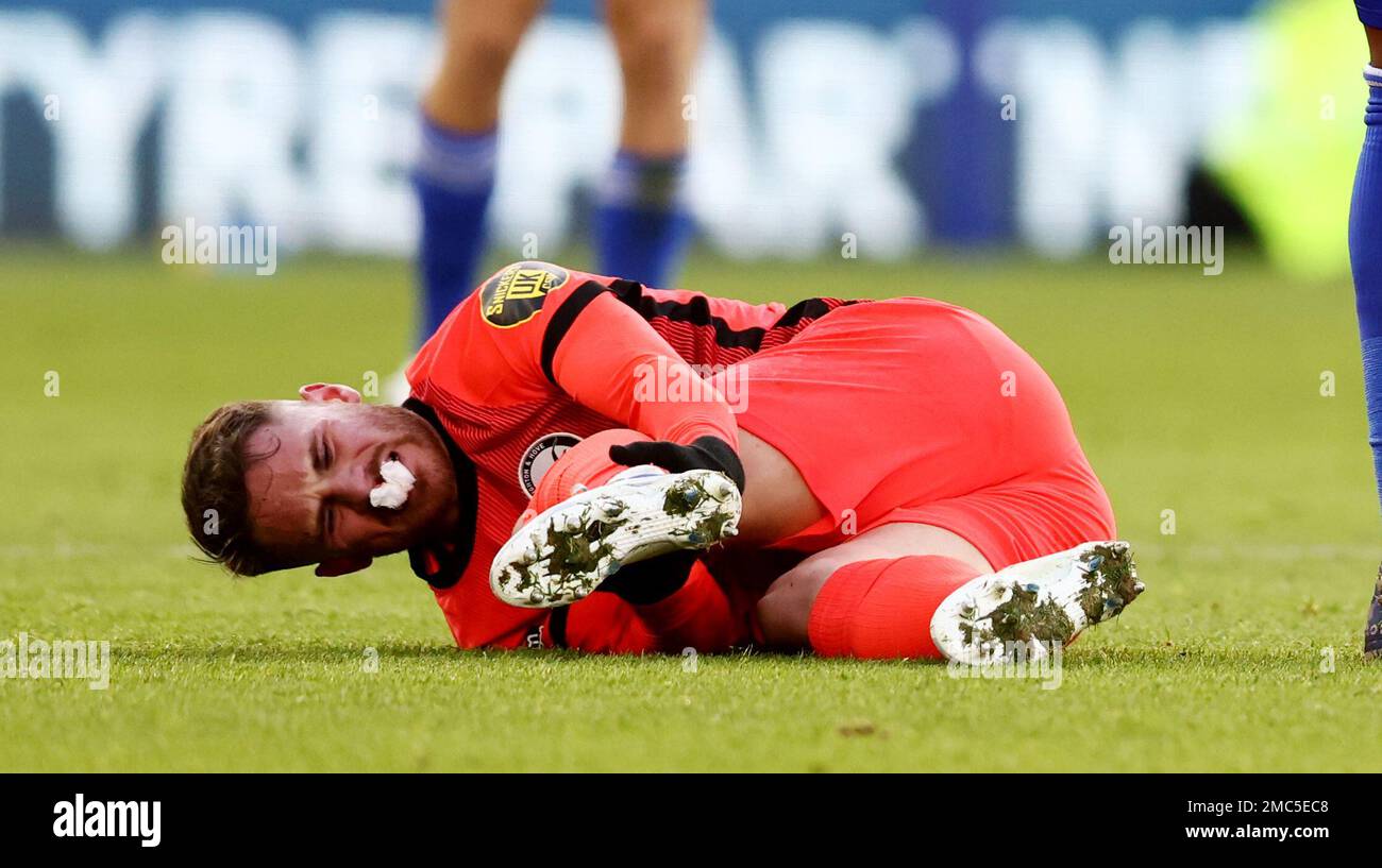 Leicester, England, 21. Januar 2023. Alexis Mac Allister aus Brighton nach einer Herausforderung während des Premier League-Spiels im King Power Stadium in Leicester. Das Bild sollte lauten: Darren Staples/Sportimage Stockfoto