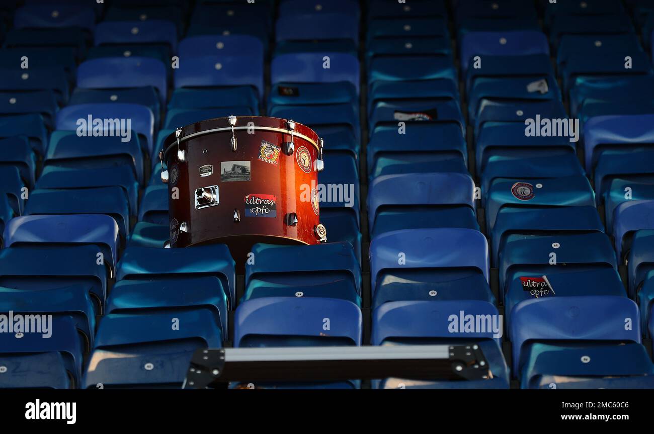 London, England, 21. Januar 2023. Eine Trommel, die von Crystal Palace-Fans verwendet wird, ist während des Premier League-Spiels im Selhurst Park, London, zu sehen. Das Bild sollte lauten: Paul Terry/Sportimage Stockfoto