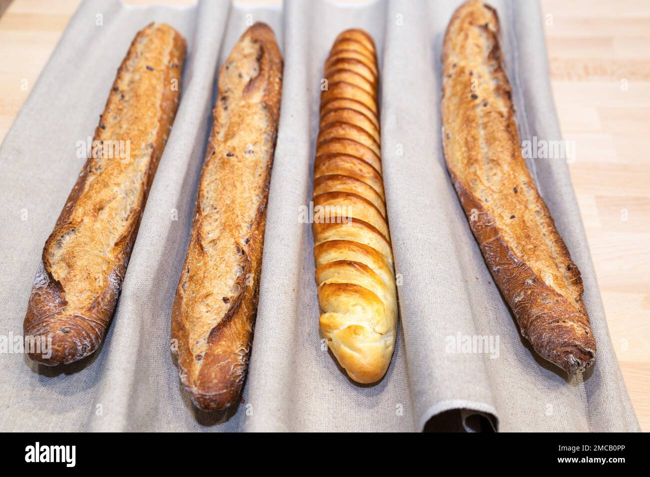 Leckeres und frisches, wunderschönes Brot namens französisches Baguette Stockfoto