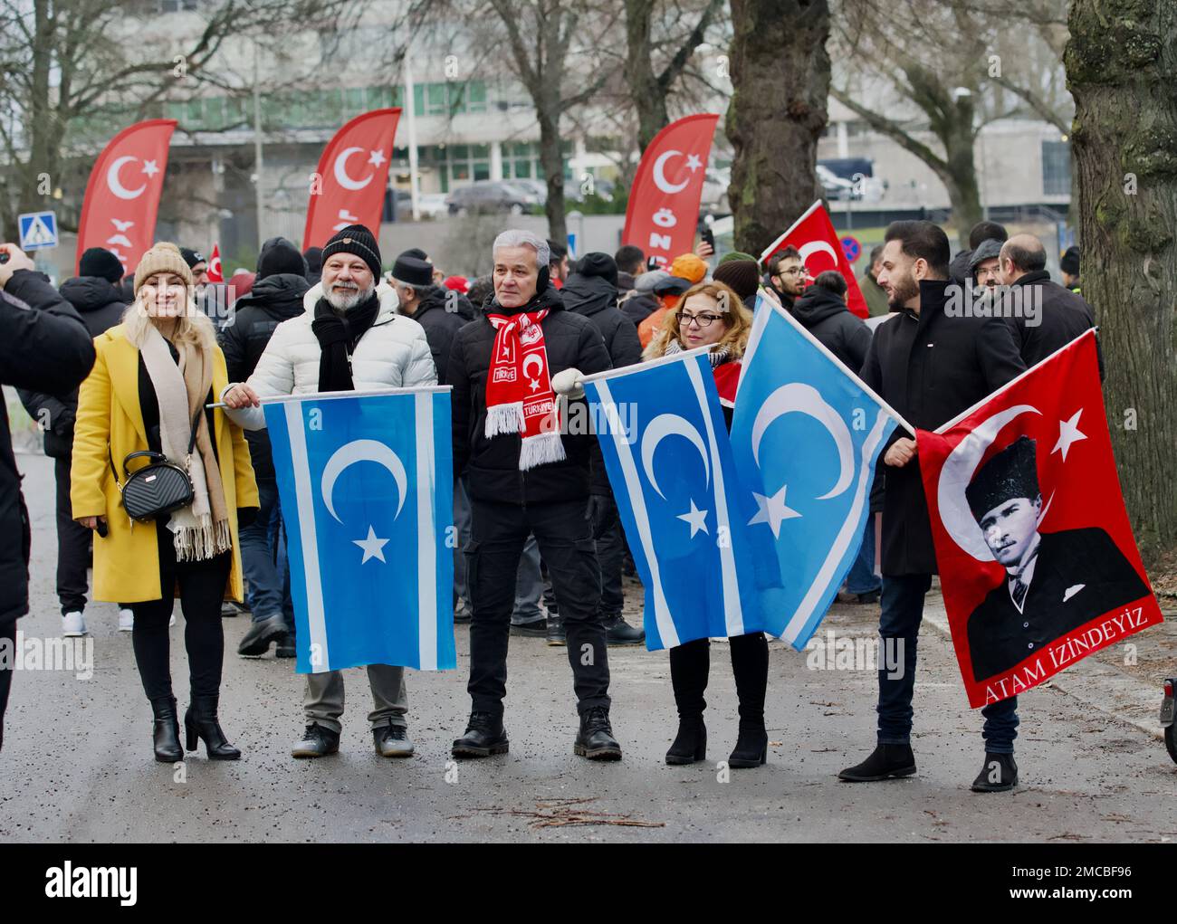 STOCKHOLM, SCHWEDEN - 21. JANUAR 2023: Unterstützer des in Stockholm demonstrierenden Präsidenten Erdogan Stockfoto