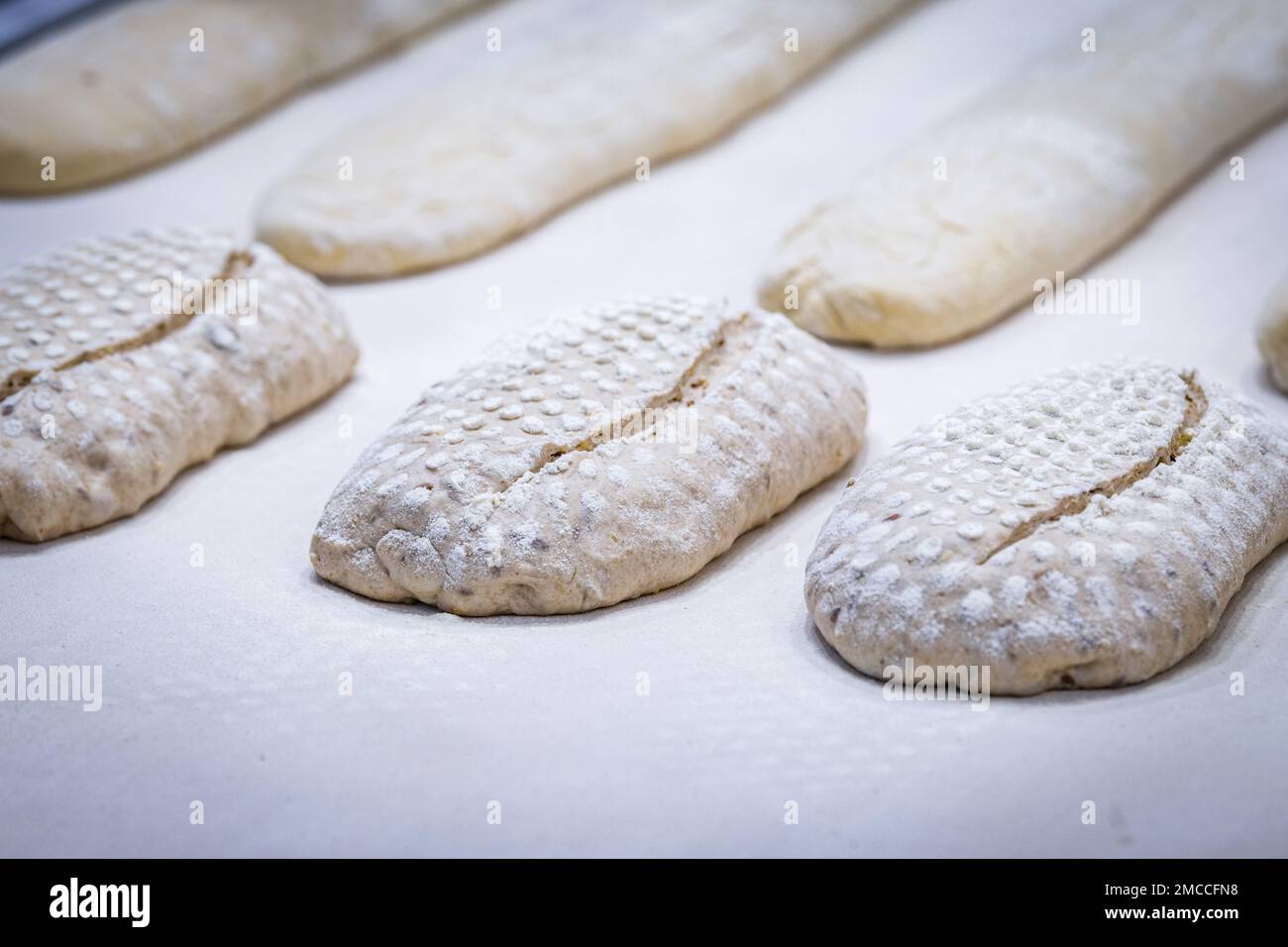 Geschmackvolles, spezielles und frisches, wunderschönes französisches rohes Brot Stockfoto