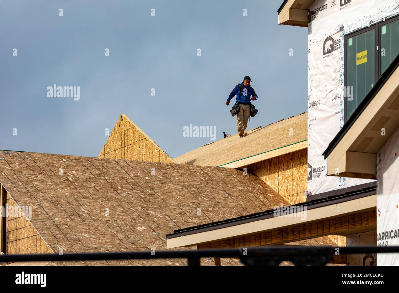 Louisville, Colorado - der Wiederaufbau ist im Gange, nachdem ein Jahr nach dem Waldbrand 1.000 Häuser in einem Vorort von Denver zerstört wurden. Der 2021. Dezember war Colo Stockfoto